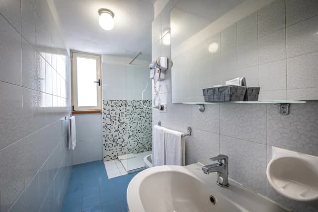 Hotel Veneto Firenze-Deluxe Quadruple Room, 1 Bedroom-4