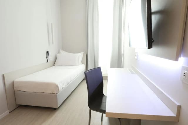 卡多納豪華飯店-單人房-2