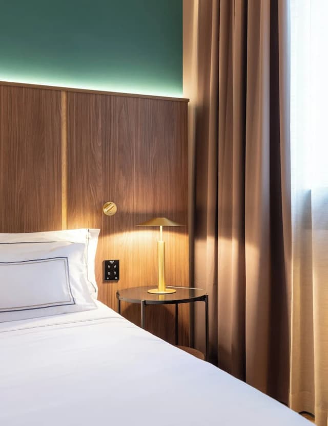 Melia Milano-Premium Guestroom-6