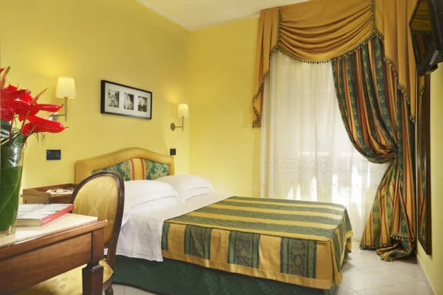 Hotel Tuscolana-标准双人房或双床房-4