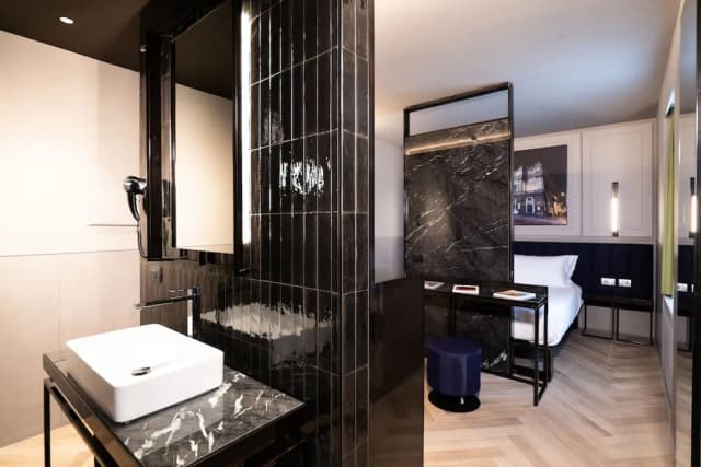 Heart Hotel Milano-Double Room Single Use-3