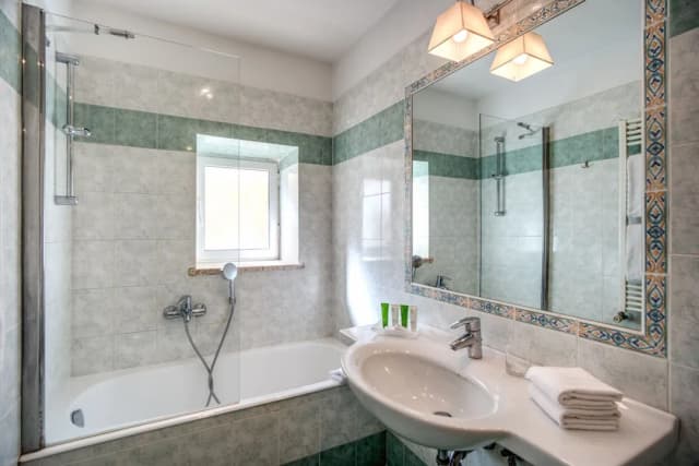 拿破崙飯店-高級雙人房-6