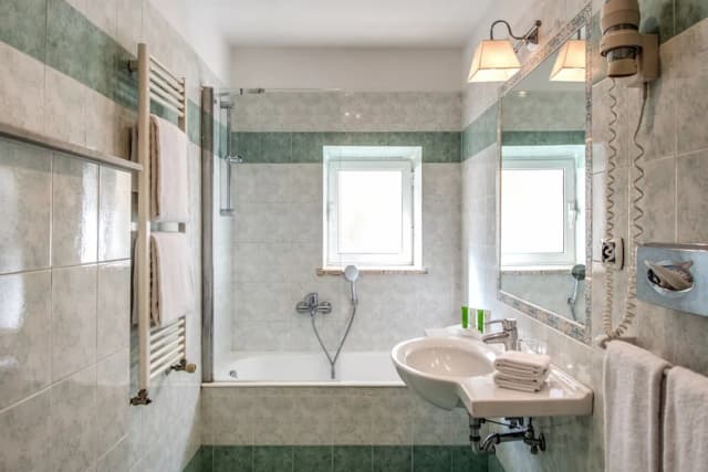 拿破崙飯店-三人房-6