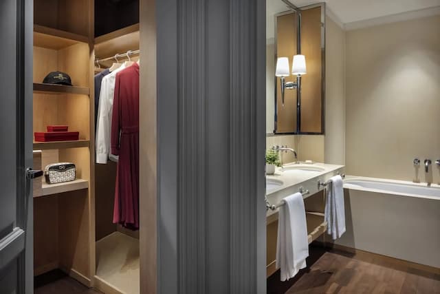 Portrait Firenze - Lungarno Collection-Family Suite-6