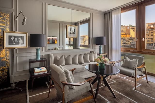 Portrait Firenze - Lungarno Collection-Deluxe Studio, River View-4