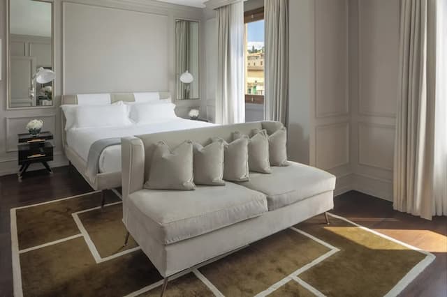 Portrait Firenze - Lungarno Collection-Suite, River View (Prestige)-3