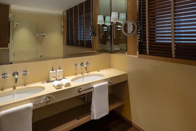 Portrait Firenze - Lungarno Collection-Superior Suite, River View-7