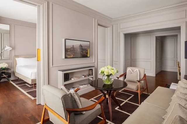 Portrait Firenze - Lungarno Collection-Superior Suite, River View-5