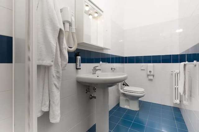 EUR 松樹公園別墅酒店-三人房-4