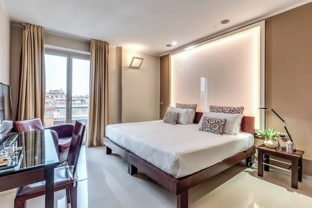 La Griffe Hotel-三人房-2