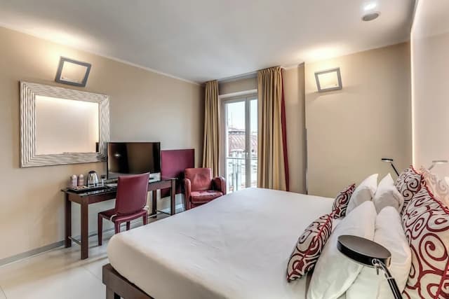 La Griffe Hotel-三人房-4