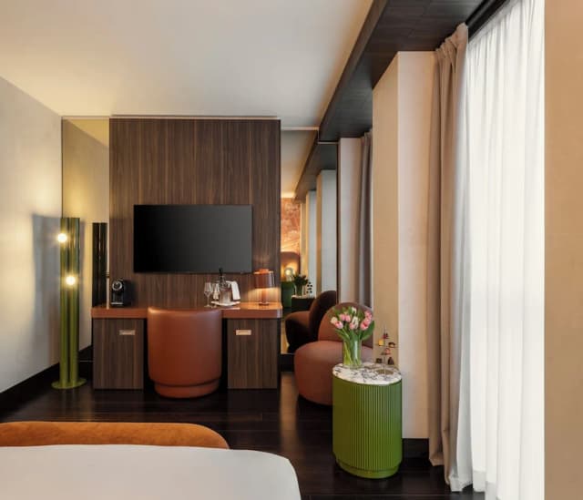 Hyatt Centric Milan Centrale-Deluxe Room, 1 King Bed-8