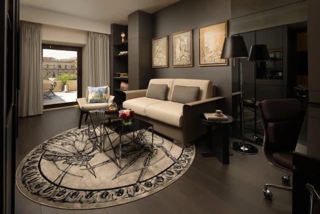 art’otel Rome Piazza Sallustio-Suite, 1 King Bed, Balcony-4