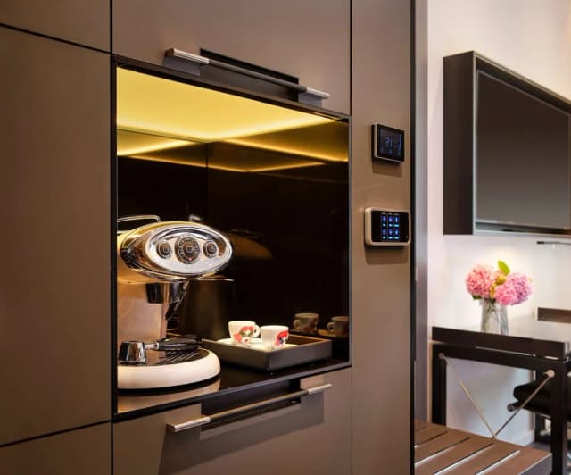 art’otel Rome Piazza Sallustio-Suite, 1 King Bed, Balcony-9