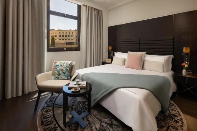 art’otel Rome Piazza Sallustio-Suite, 1 King Bed, Balcony-2