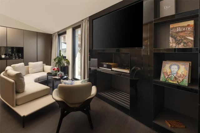 art’otel Rome Piazza Sallustio-Suite, 1 King Bed, Balcony-7