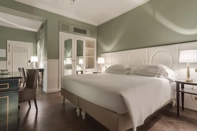 Plaza Hotel Lucchesi-Premium Double Room-2