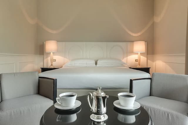 Plaza Hotel Lucchesi-Premium Double Room-4