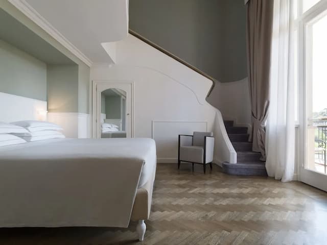 Plaza Hotel Lucchesi-Family Suite-3