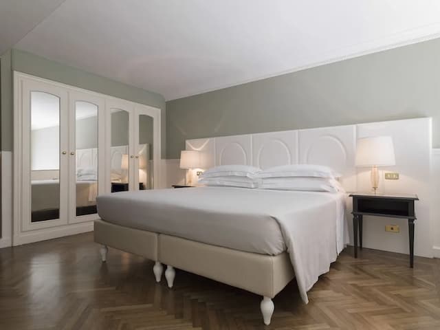 Plaza Hotel Lucchesi-Family Suite-5