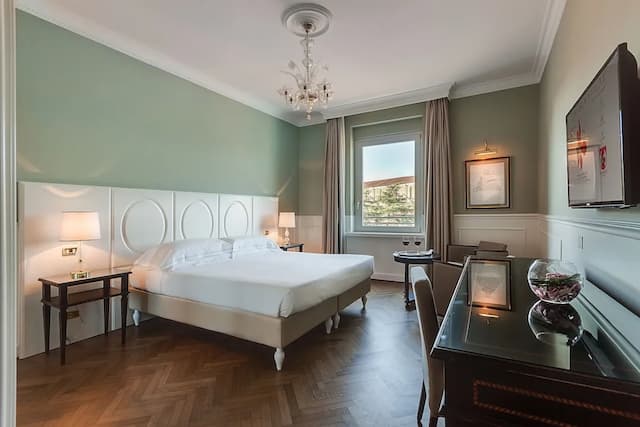 Plaza Hotel Lucchesi-Superior Room-3