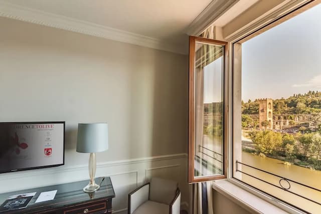 Plaza Hotel Lucchesi-Superior Room-4