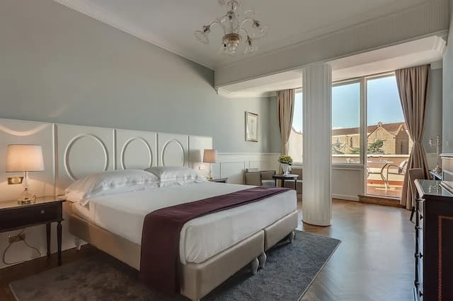 Plaza Hotel Lucchesi-Deluxe Room, Balcony-5