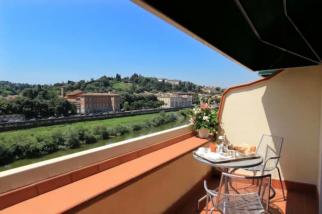 Plaza Hotel Lucchesi-Deluxe Room, Balcony-6