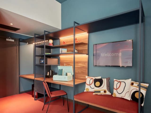 21 House of Stories Navigli-Creator - King Size Bed-2