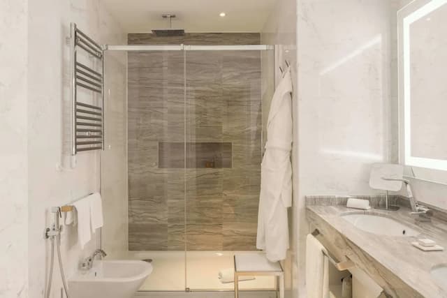 Aleph Rome Hotel Curio Collection by Hilton-华丽客房, 1 张特大床-5