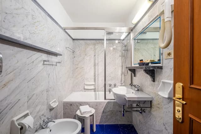 Hotel City-舒適三人房-6