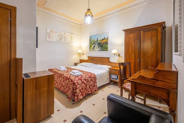 Hotel City-標準雙人房-6