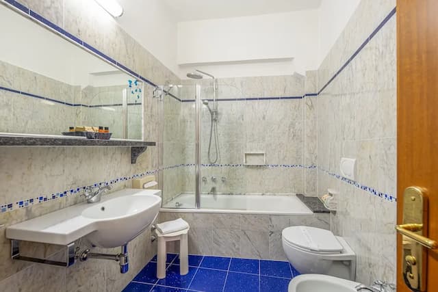 Hotel City-標準雙人房-12