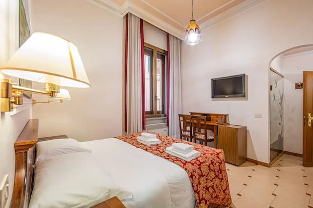 Hotel City-豪華雙床房-3