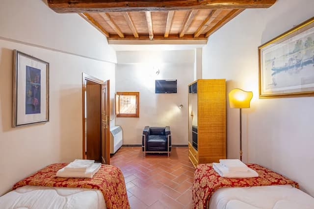 Hotel City-豪華雙床房-4