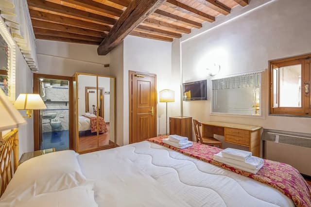 Hotel City-豪華雙人房-8