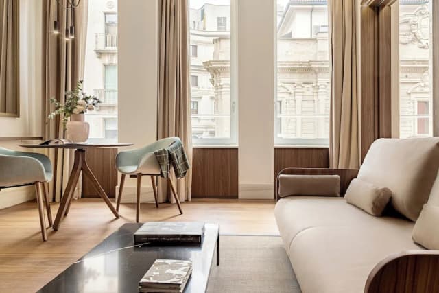 Palazzo Cordusio Gran Meliá – The Leading Hotels of the World-Suite (Duomo, 2+1, with Spa Access)-2