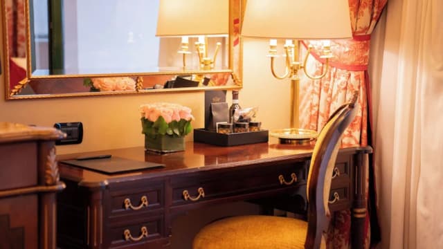 River Château Hotel-Superior Room-3