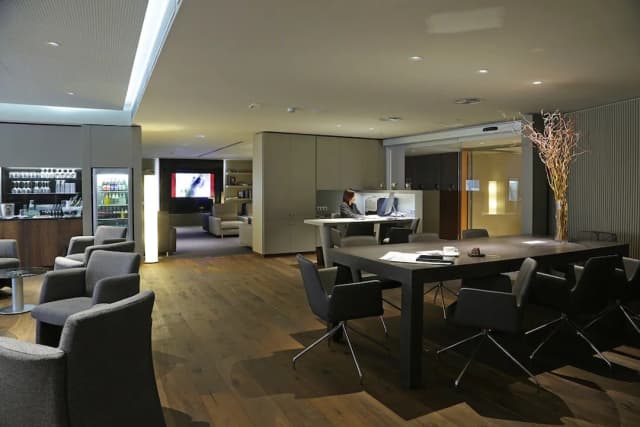 InterContinental Barcelona by IHG-Classic Room, 1 King Bed, Accessible, Club Lounge Access-11