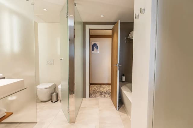 InterContinental Barcelona by IHG-Classic Room, 1 King Bed, Accessible, Club Lounge Access-7