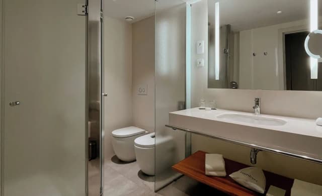 InterContinental Barcelona by IHG-Classic Room, 1 King Bed with Sofa bed-9