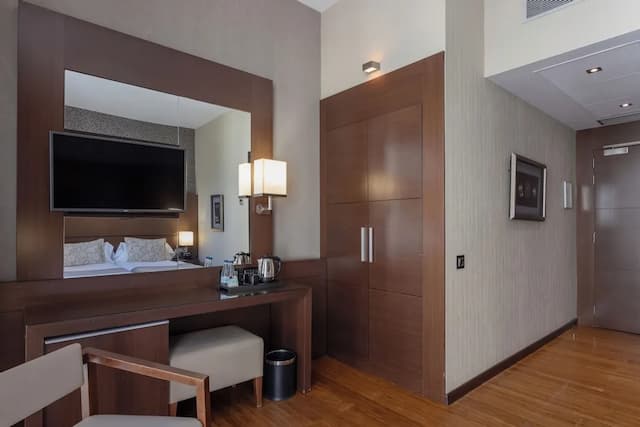 巴塞隆拿殖民酒店-雙人房單人入住-7