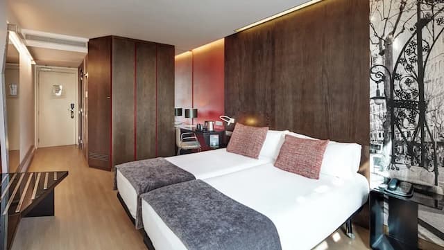 Sercotel Rosellon-Classic Twin Room (Sagrada Familia View)-4