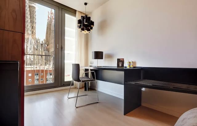 Sercotel Rosellon-Classic Double Room (Sagrada Familia View)-2
