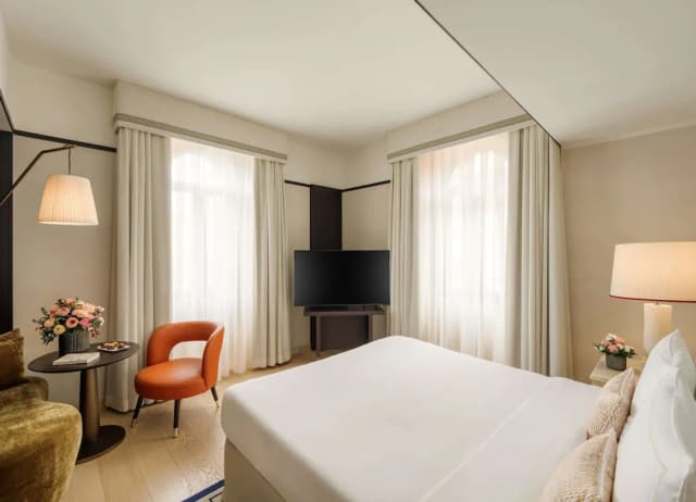 Park Hyatt Milano-Deluxe Room (Park)-2