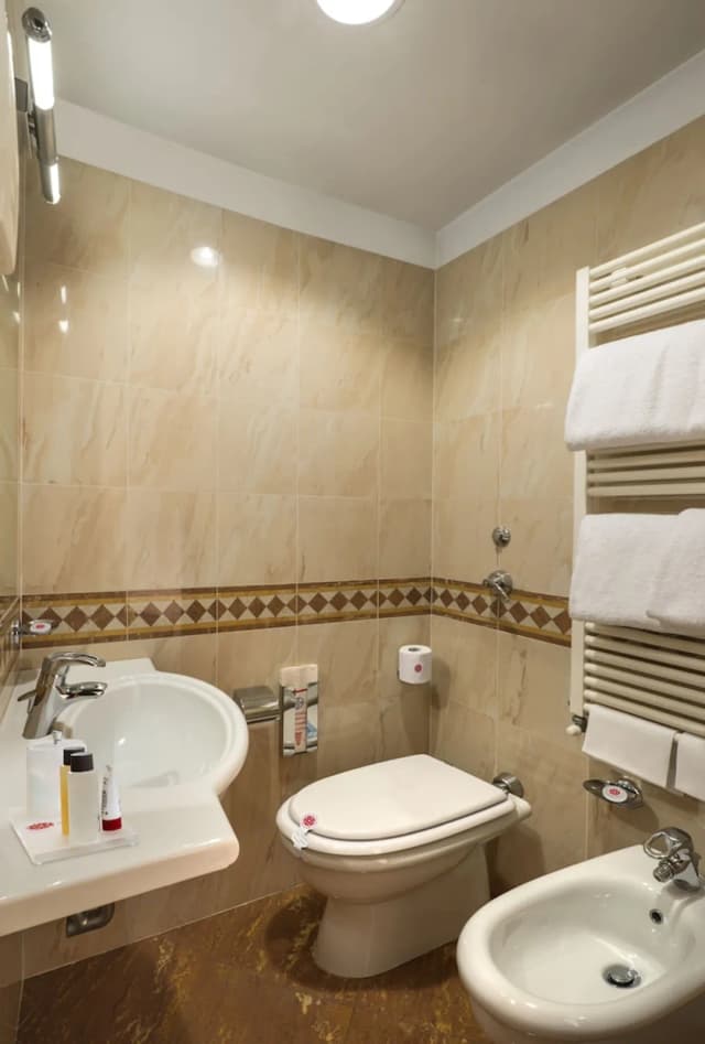 랑캐스터 호텔-이코노미 더블룸-3