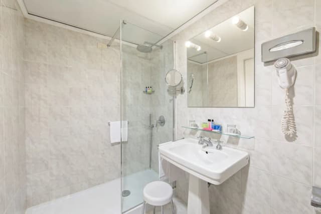 奎里納萊飯店-標準雙人房-5