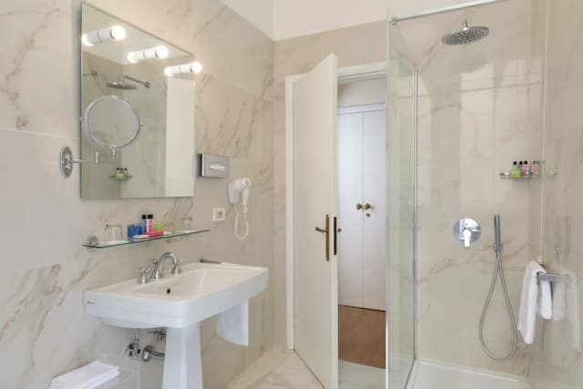 奎里納萊飯店-標準雙人房-4