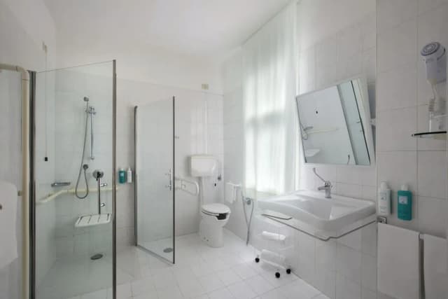 호텔 퀴리날레-Mobility Accessible Room-5