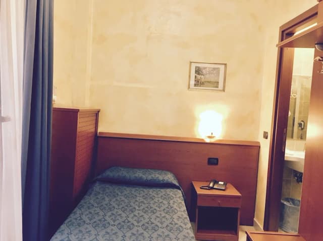 Hotel Aurora-Single Room-2